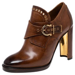 Salvatore Ferragamo Braune Lederstiefeletten mit Narcis-Muster, Größe 39