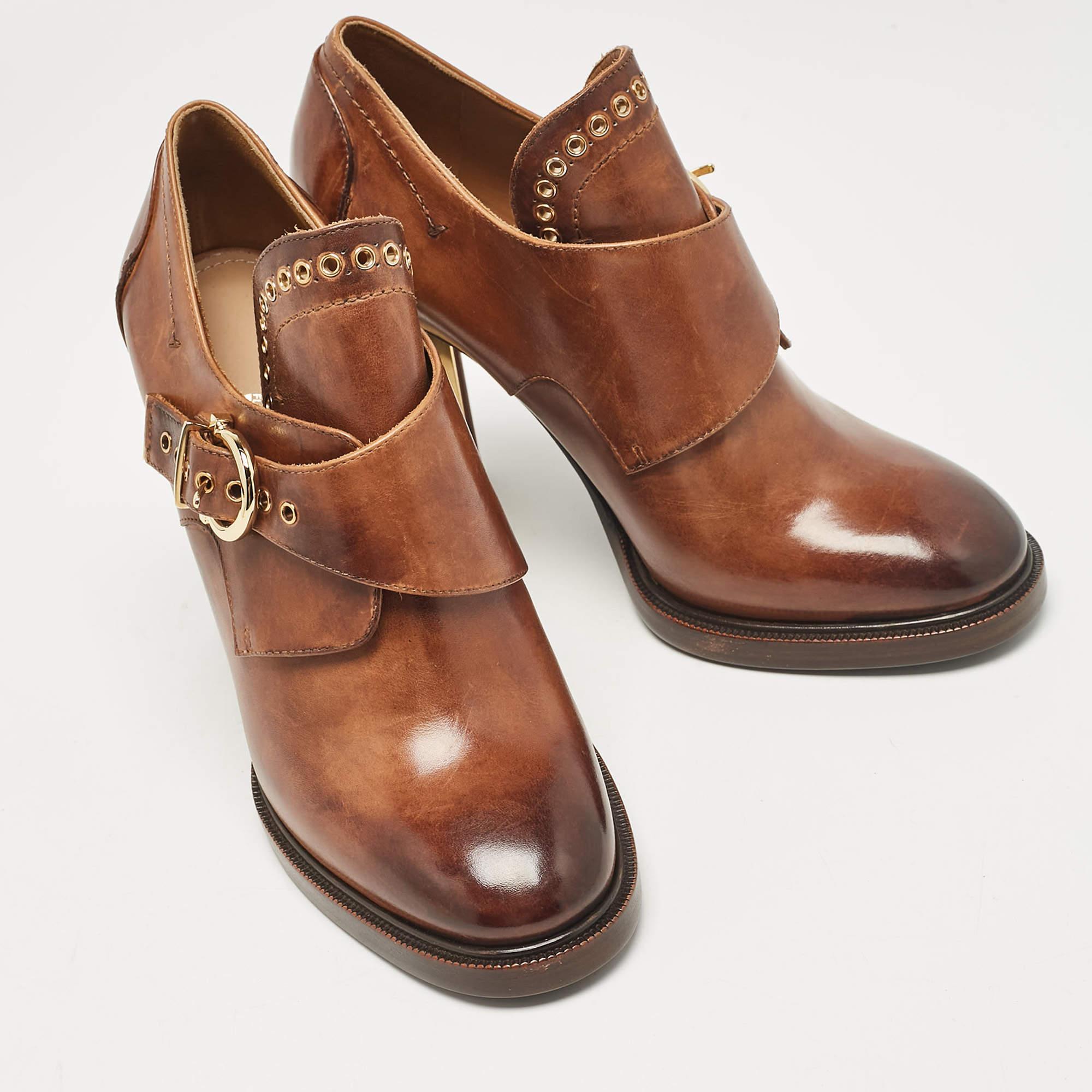 Women's Salvatore Ferragamo Brown Leather Nevers Ankle Booties Size 39 For Sale