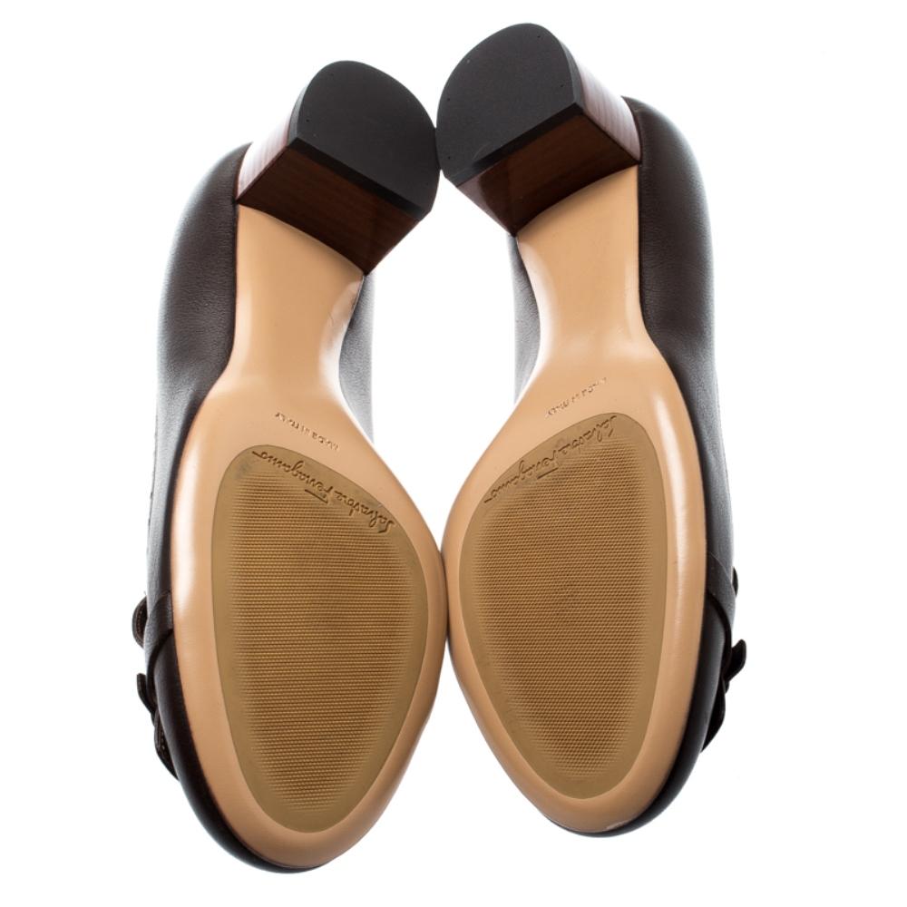 Salvatore Ferragamo Brown Leather Ninu Loafer Pumps Size 40.5 In New Condition In Dubai, Al Qouz 2