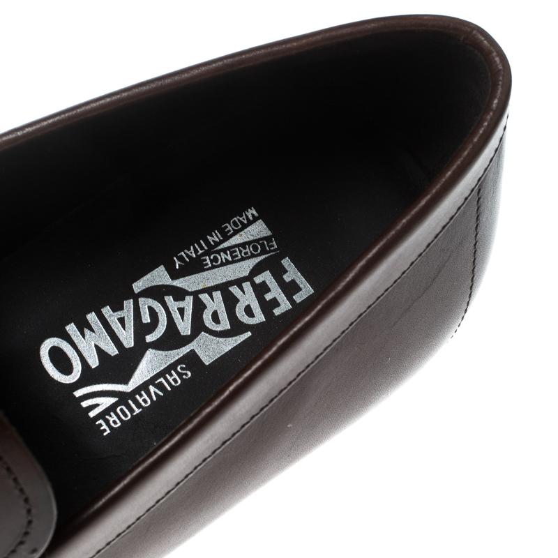 Salvatore Ferragamo Brown Leather Paros Loafers Size 44.5 In New Condition In Dubai, Al Qouz 2
