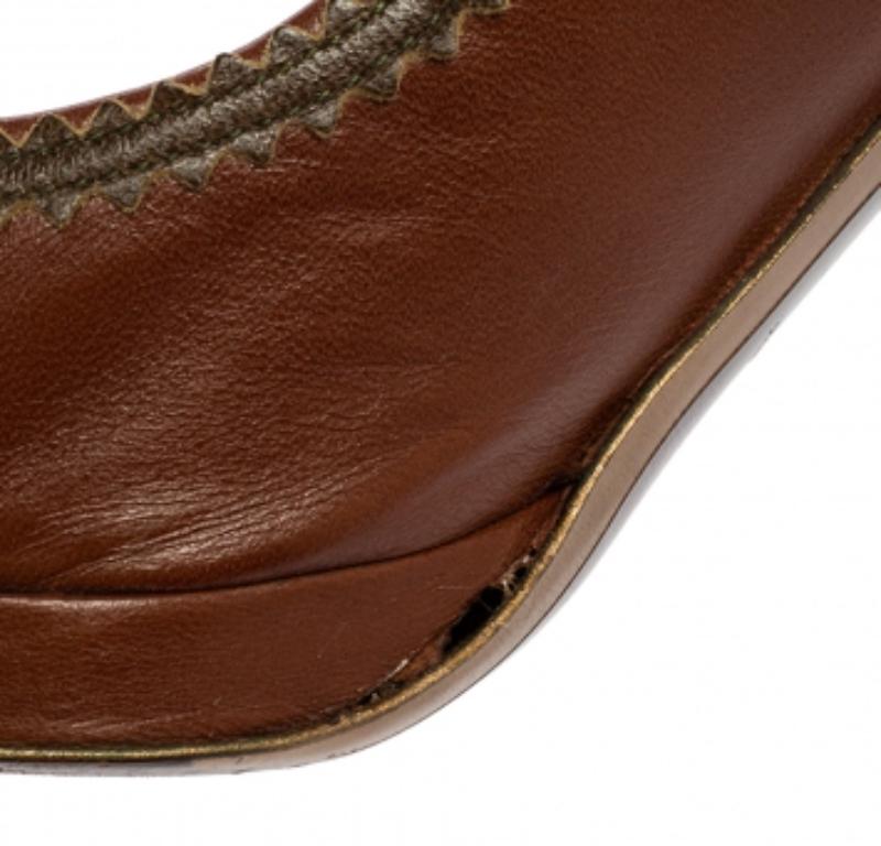 Salvatore Ferragamo - Décolleté con plateau in pelle marrone misura 39 in vendita 3