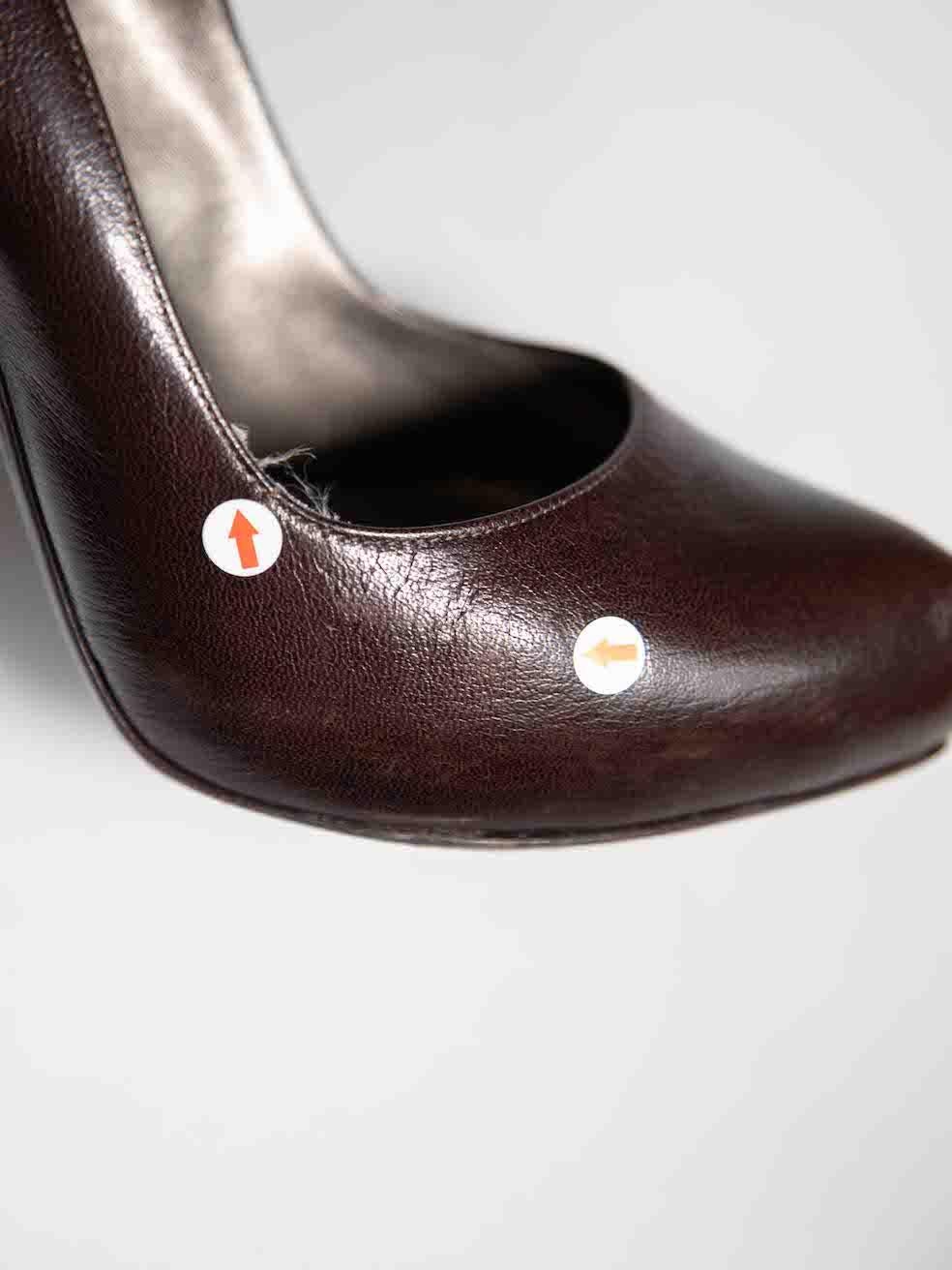 Salvatore Ferragamo Escarpins pointus en cuir Brown Taille US 6.5 en vente 5