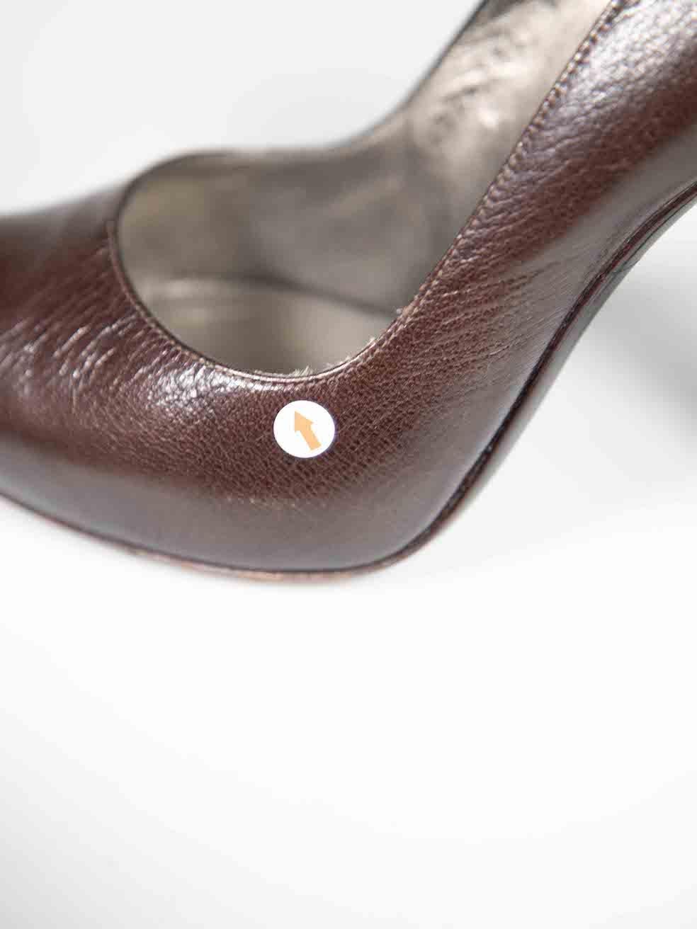Salvatore Ferragamo Escarpins pointus en cuir Brown Taille US 6.5 Pour femmes en vente