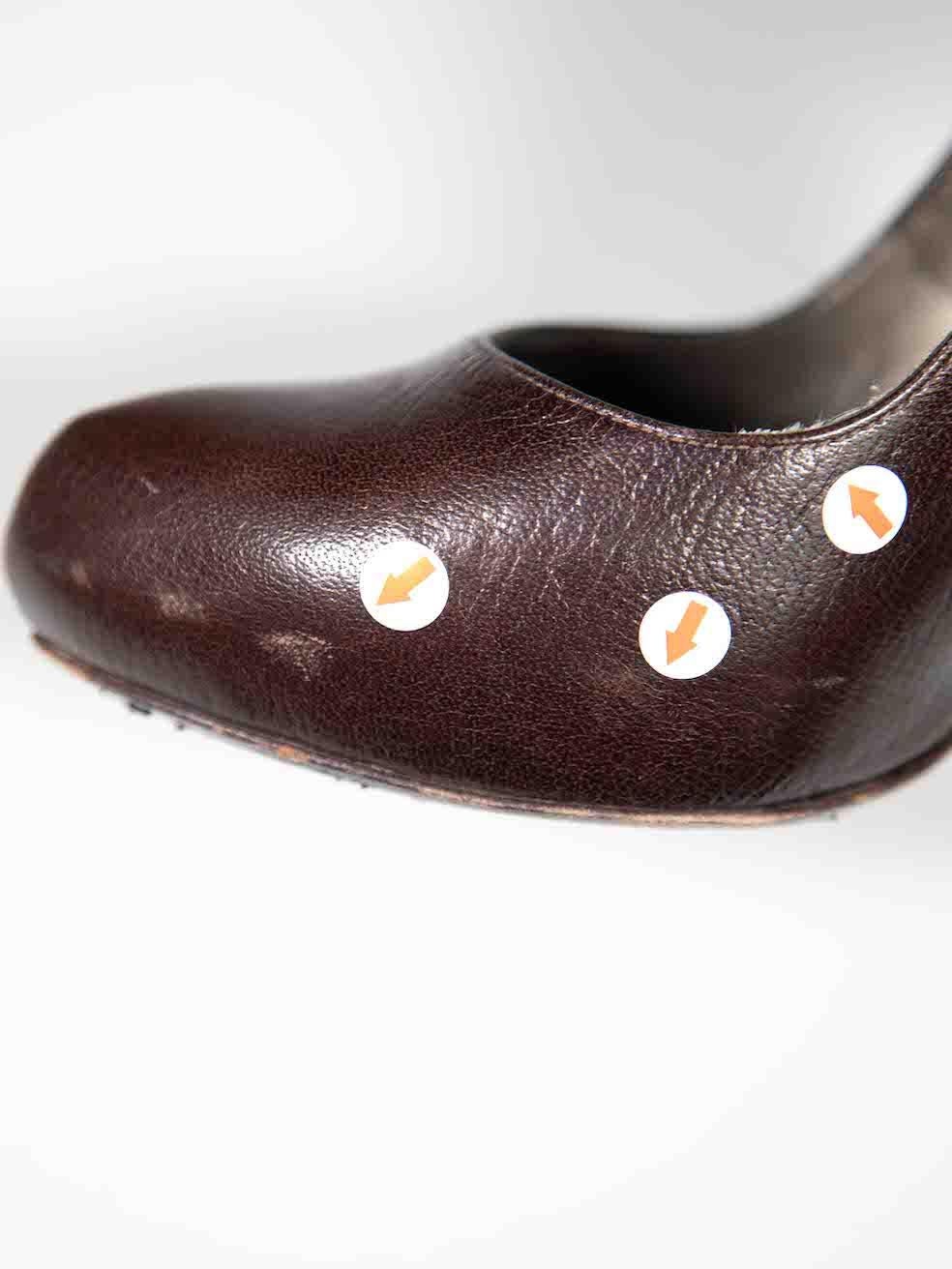 Salvatore Ferragamo Escarpins pointus en cuir Brown Taille US 6.5 en vente 3