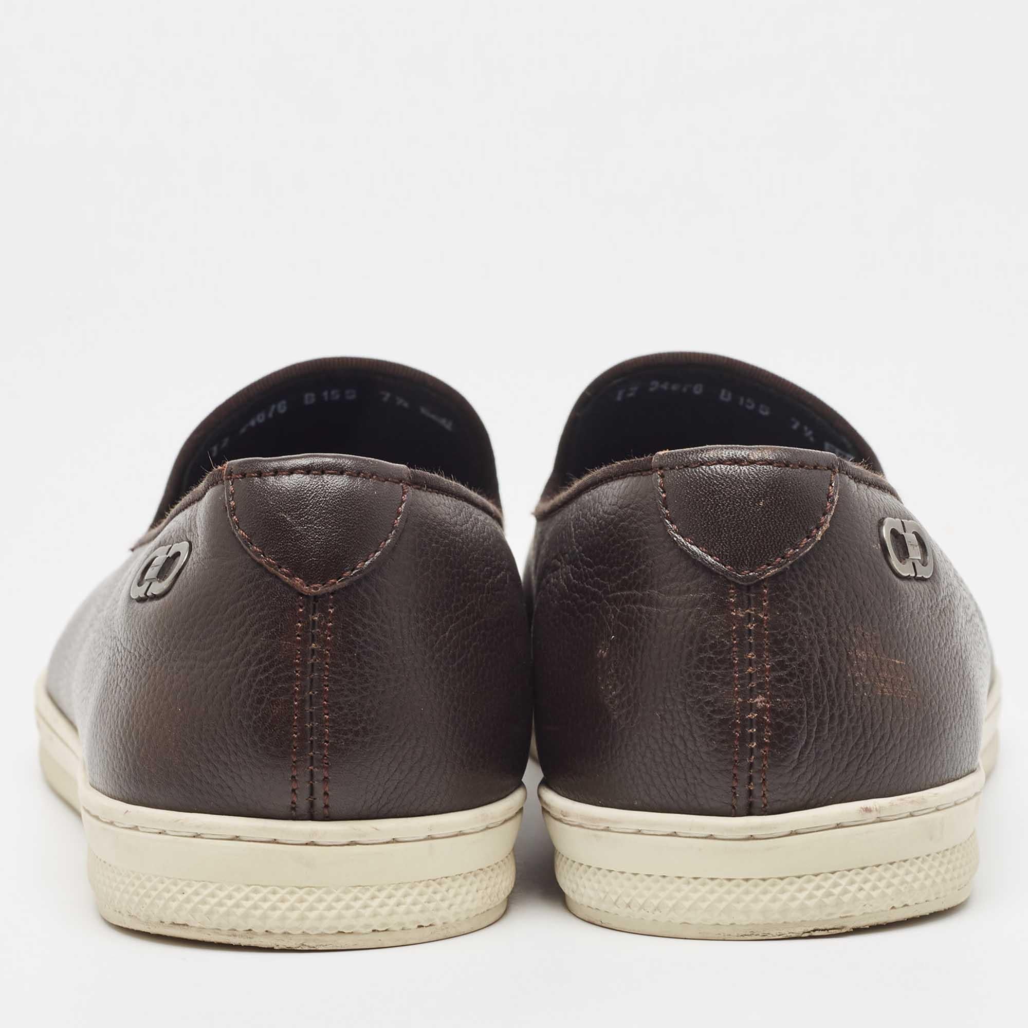 Uomo Salvatore Ferragamo - Scarpe da ginnastica in pelle marrone taglia 41,5 in vendita