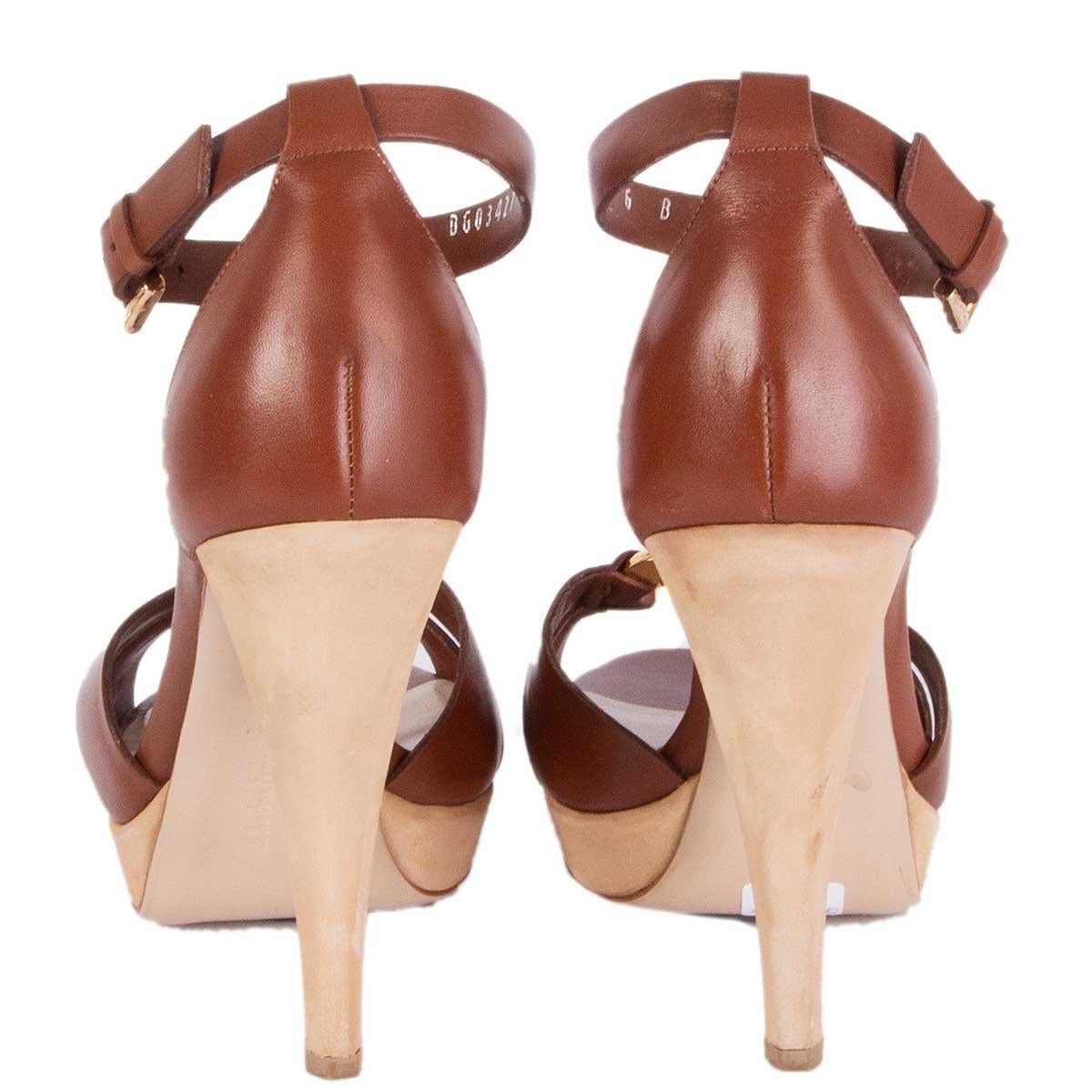 SALVATORE FERRAGAMO Sandalias de plataforma con tira en T de cuero marrón Zapatos 6 en Excelente Estado en Zürich, CH