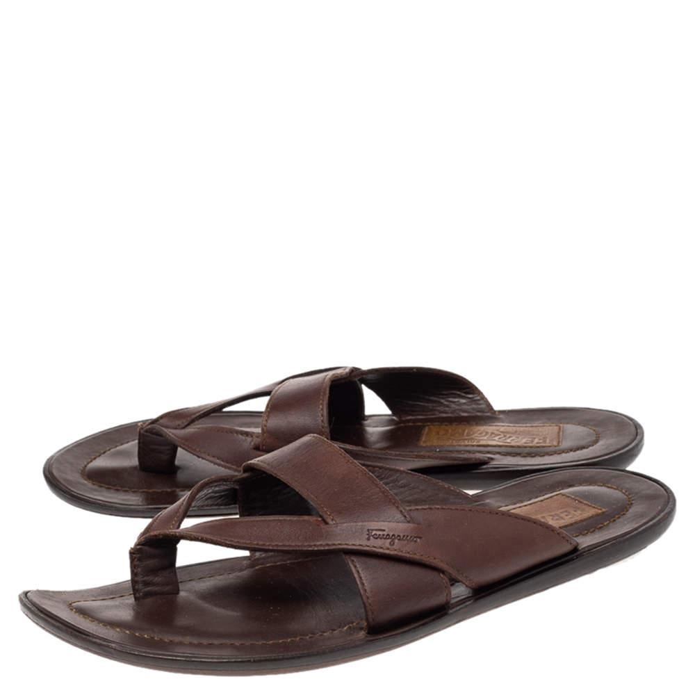 Salvatore Ferragamo Sandali infradito in pelle marrone misura 40,5 In condizioni discrete a Dubai, Al Qouz 2