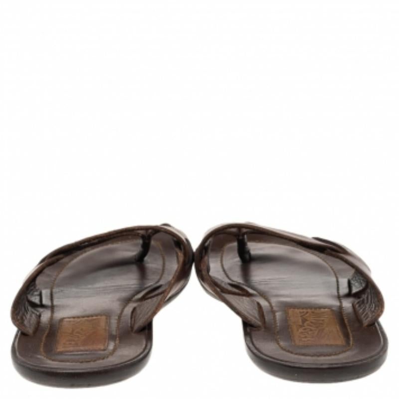 Salvatore Ferragamo Brown Leder Zehenstegsandalen Größe 40.5 Herren im Angebot