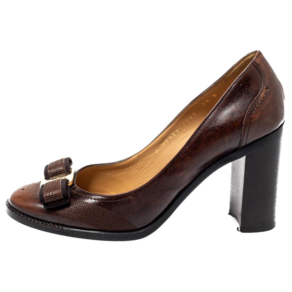Salvatore Ferragamo Brown Leather Vara Bow Block Heels Pumps Size 38 For Sale