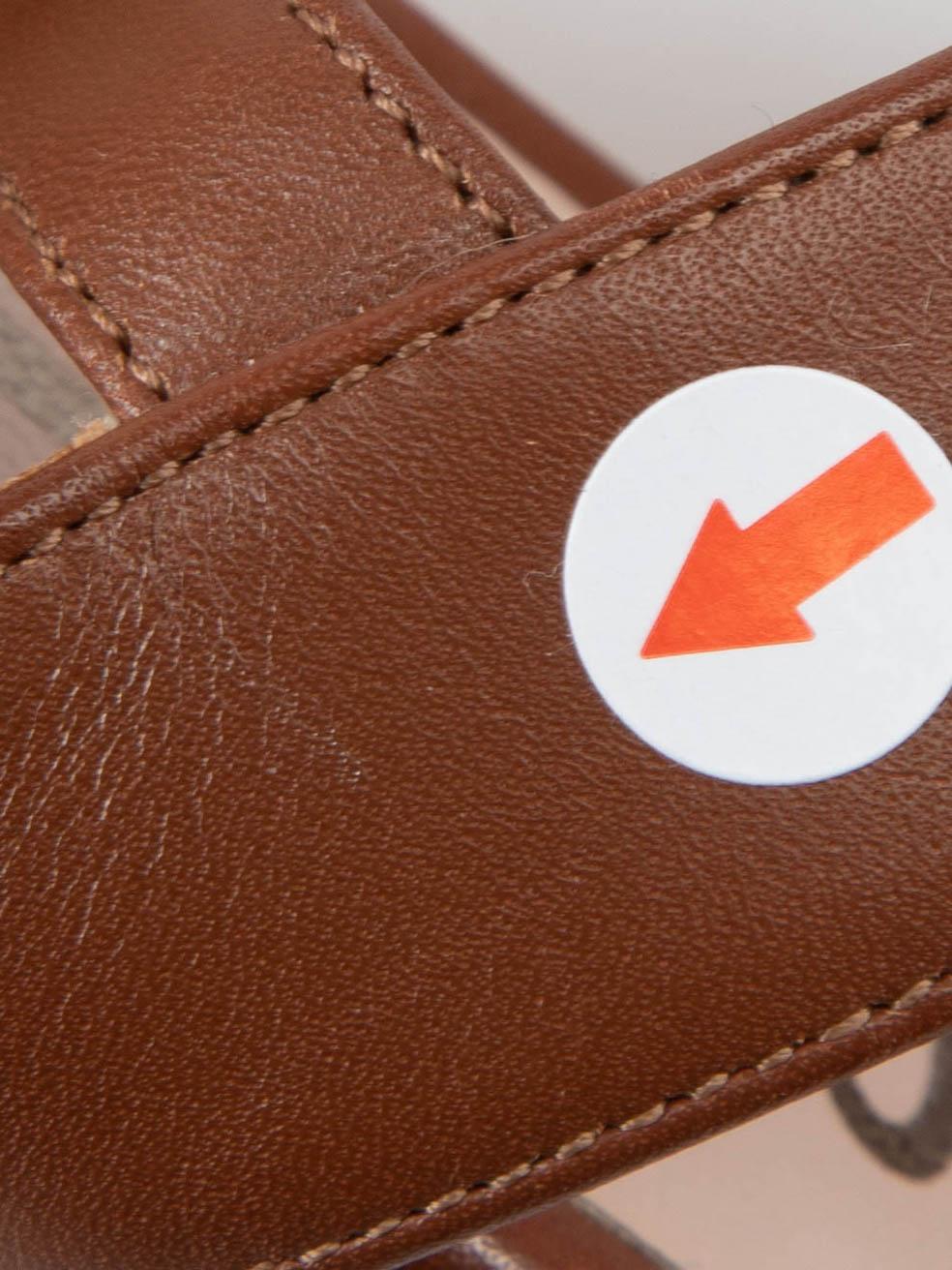 Salvatore Ferragamo Sandales à talons compensés en cuir Brown Taille US 6.5 en vente 5