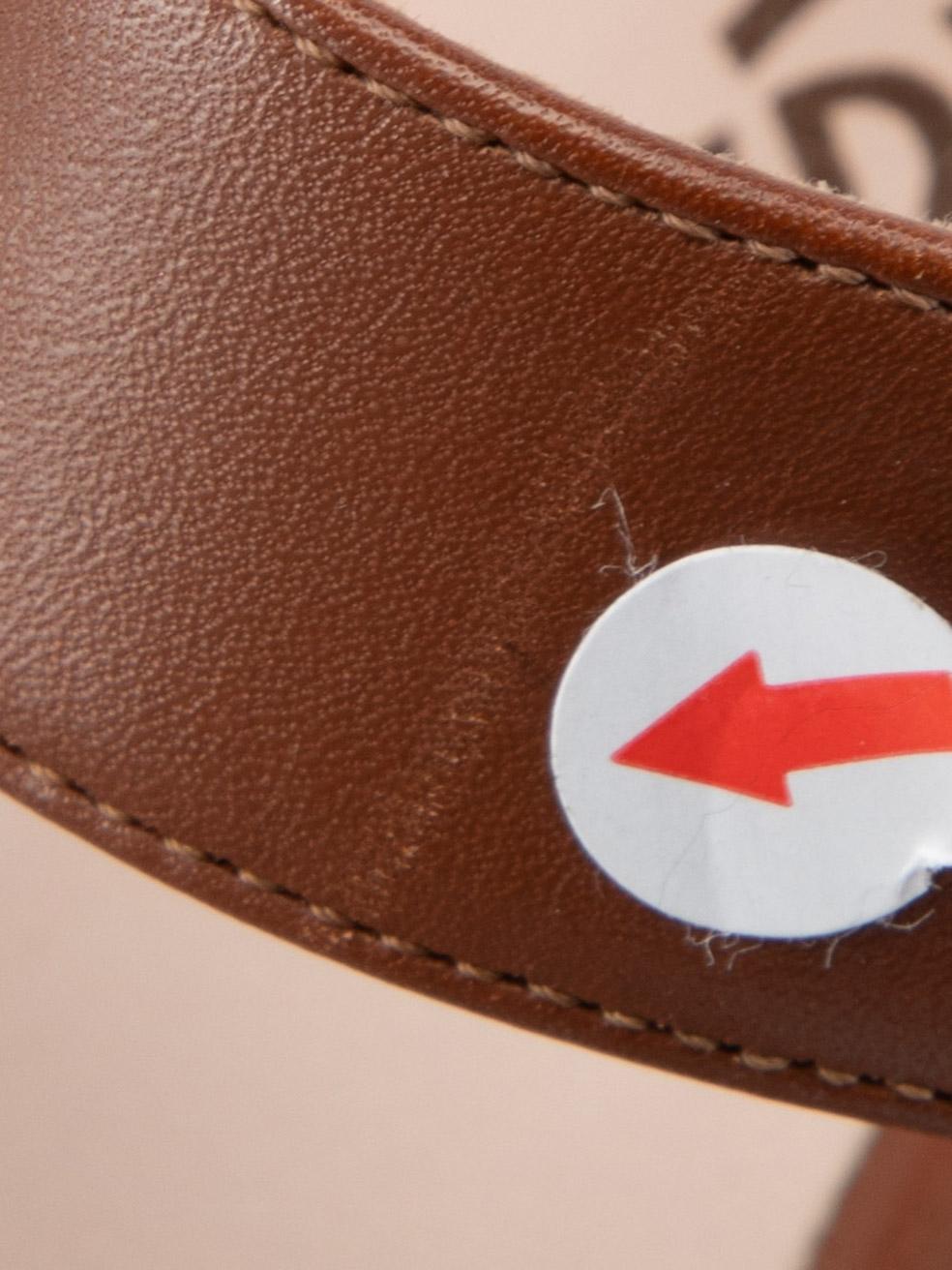 Salvatore Ferragamo Sandales à talons compensés en cuir Brown Taille US 6.5 en vente 2