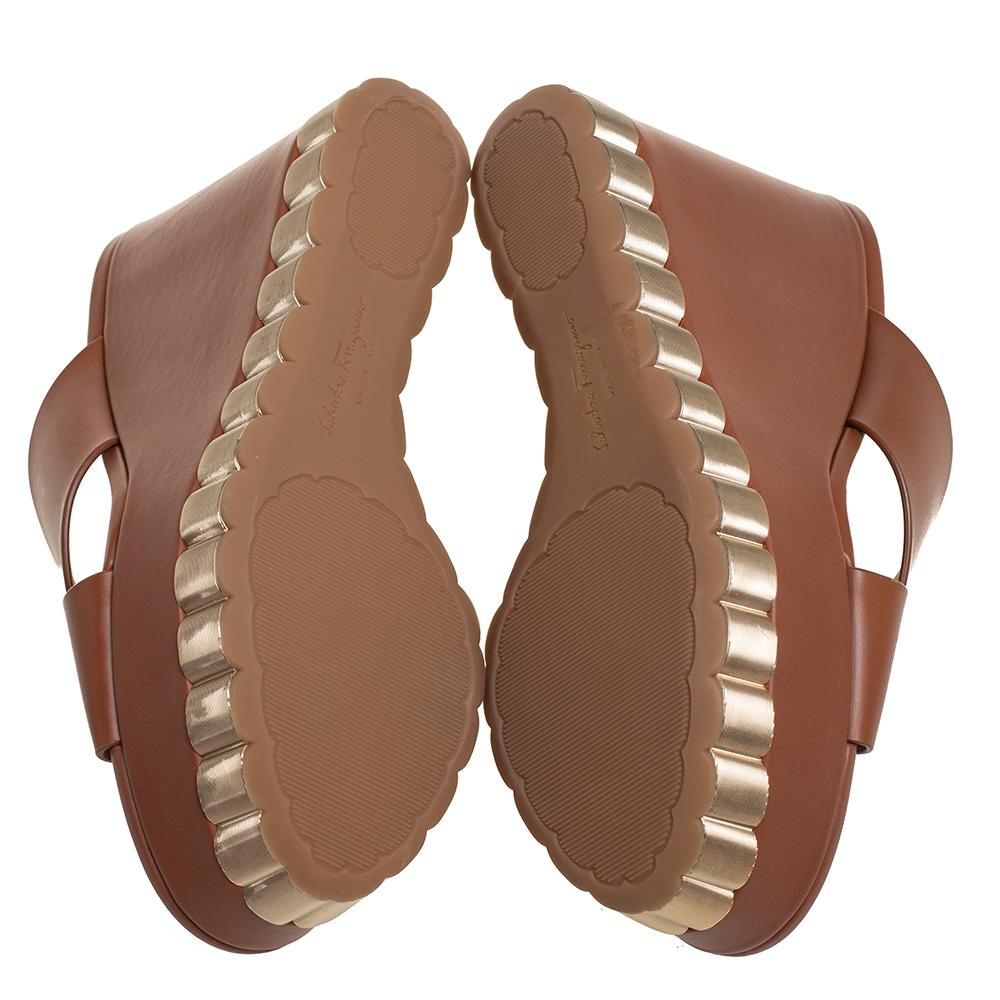 Salvatore Ferragamo Brown Nicosia Wedge Platform Cross Strap Sandals Size 36.5 In New Condition In Dubai, Al Qouz 2