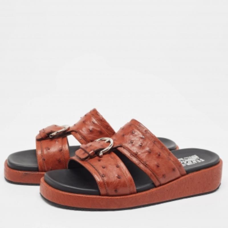 Salvatore Ferragamo Braun Strauß Lutfi Plateau Rutschen Größe 41 im Zustand „Gut“ im Angebot in Dubai, Al Qouz 2