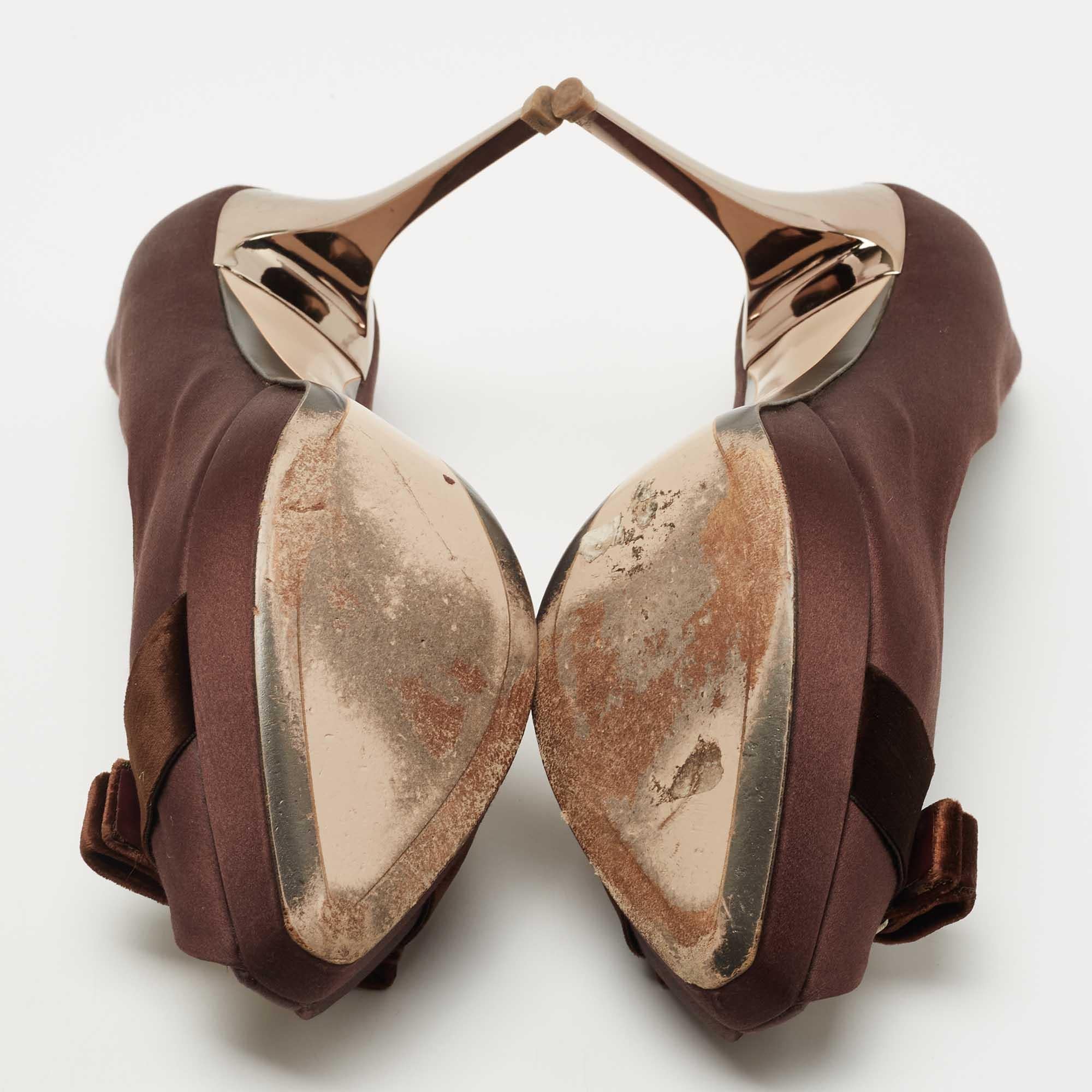 Salvatore Ferragamo Brown Satin Vara Bow Peep Toe Pumps Size 40 For Sale 1