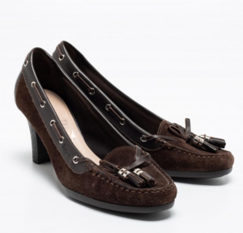 Salvatore Ferragamo Bombas mocasín de ante y piel marrón talla 37 en venta 1