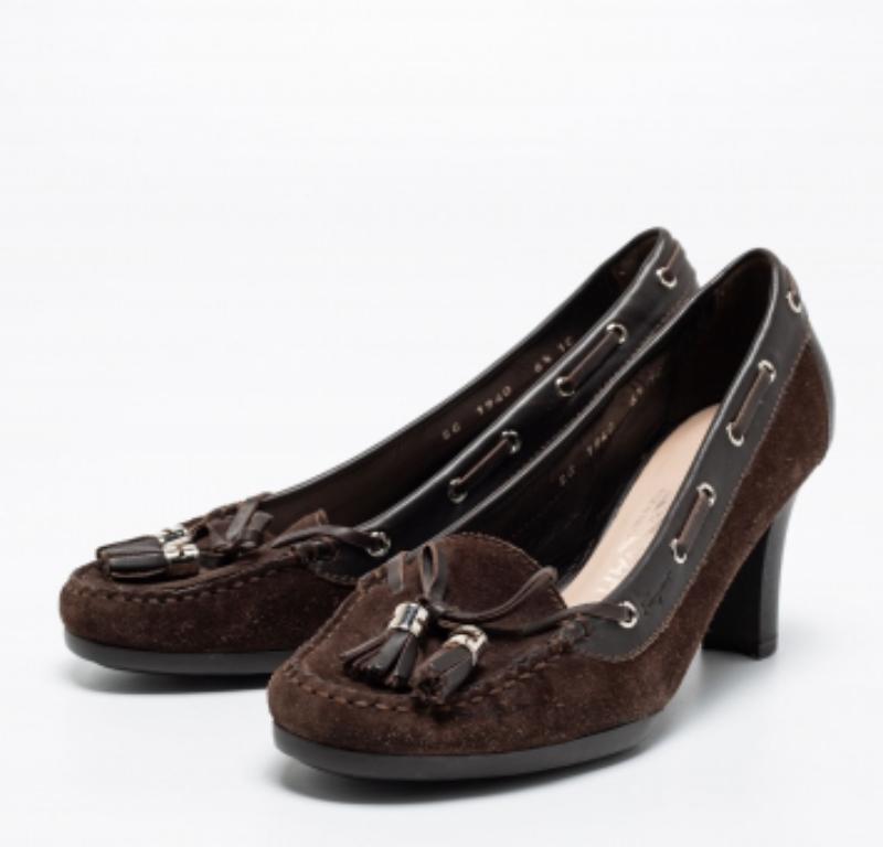 Salvatore Ferragamo Bombas mocasín de ante y piel marrón talla 37 en venta 3