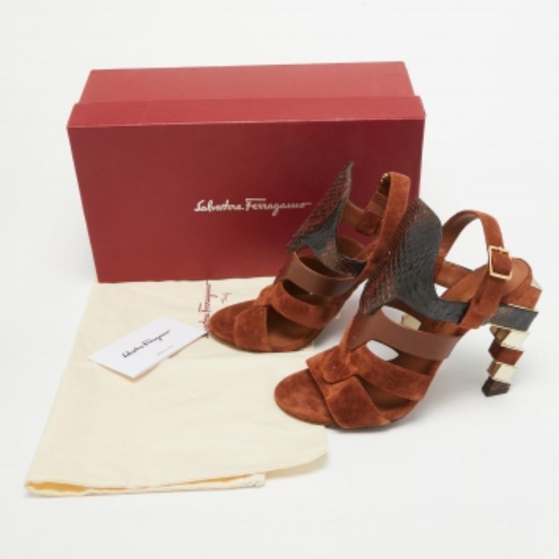 Salvatore Ferragamo Brown Suede and Python Laos Slingback Sandals Size 37.5 en vente 4