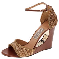 Salvatore Ferragamo Brown Straw Woven Chain Embellishment Sandals Size 38.5 (Sandales en paille tressée avec ornements en chaîne)