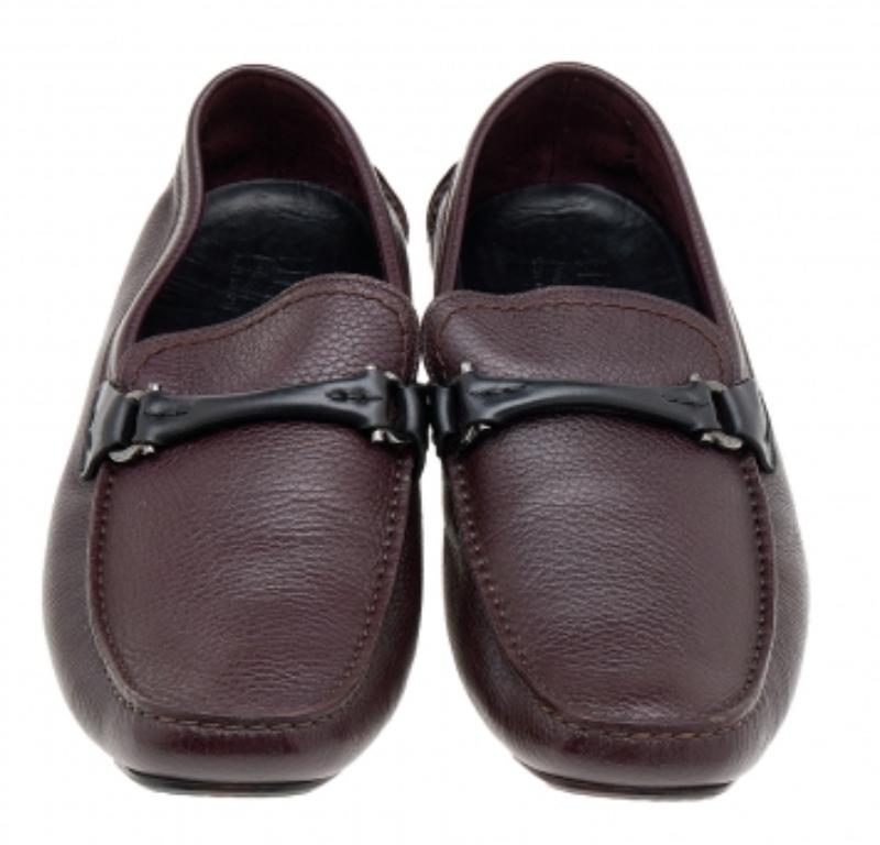 Salvatore Ferragamo Burgundy/Black Leather Gancini Bit Slip On Loafers Size 43 For Sale 1
