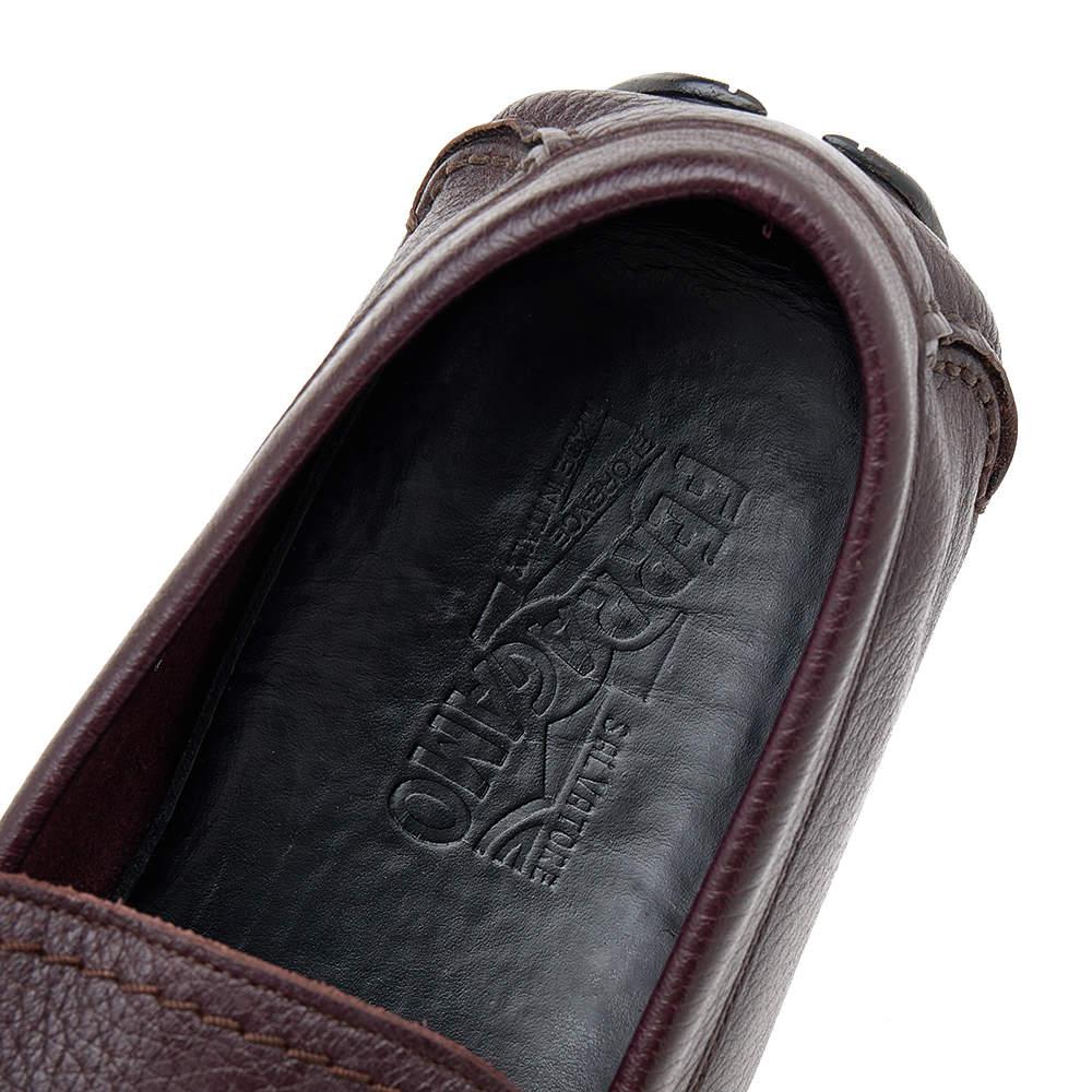 Salvatore Ferragamo Burgundy/Black Leather Gancini Bit Slip On Loafers Size 43 For Sale 2