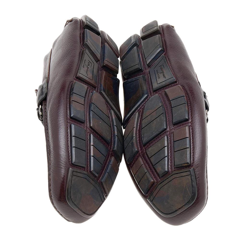 Salvatore Ferragamo Burgundy/Black Leather Gancini Bit Slip On Loafers Size 43 For Sale 3