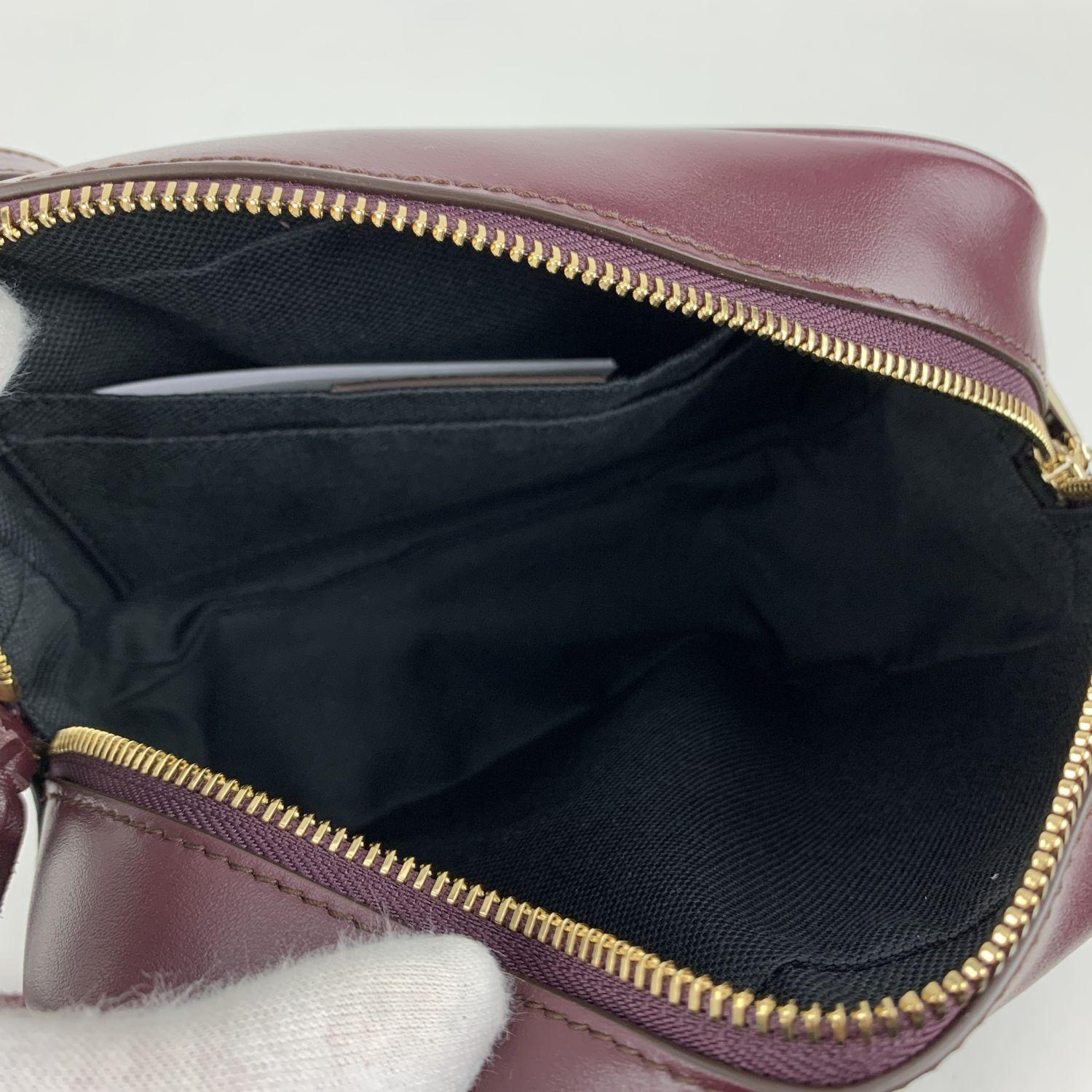 Women's Salvatore Ferragamo Burgundy Leather Gancino Vela CC Shoulder Bag