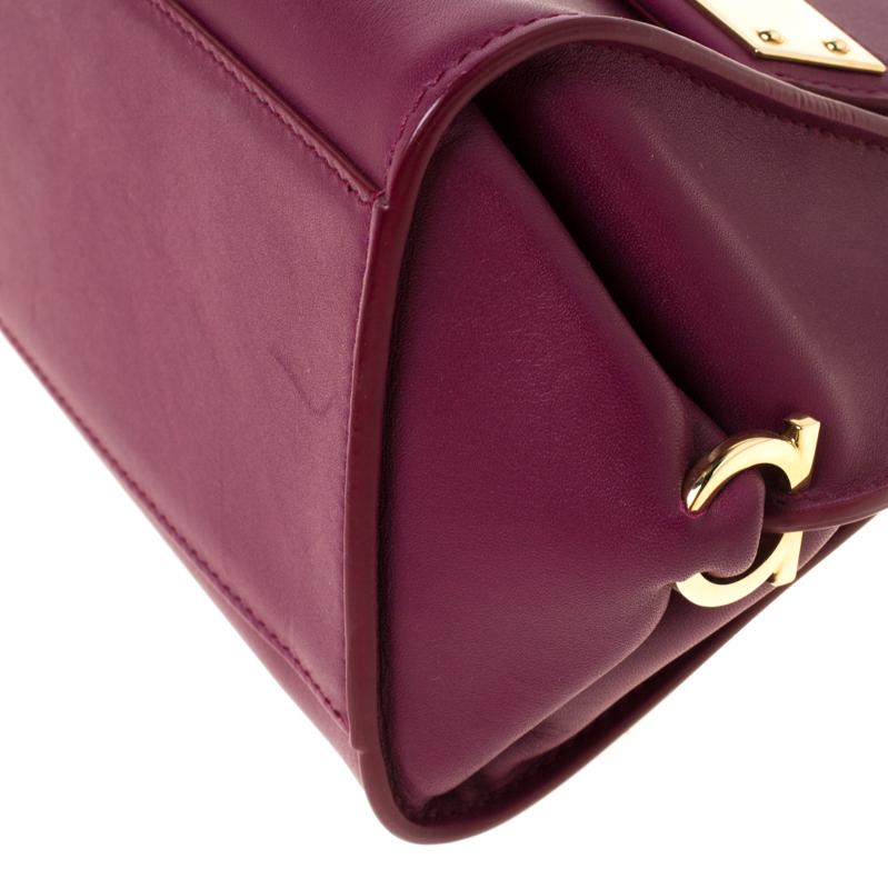 Salvatore Ferragamo Burgundy Leather Mini Sofia Crossbody Bag In Excellent Condition In Dubai, Al Qouz 2