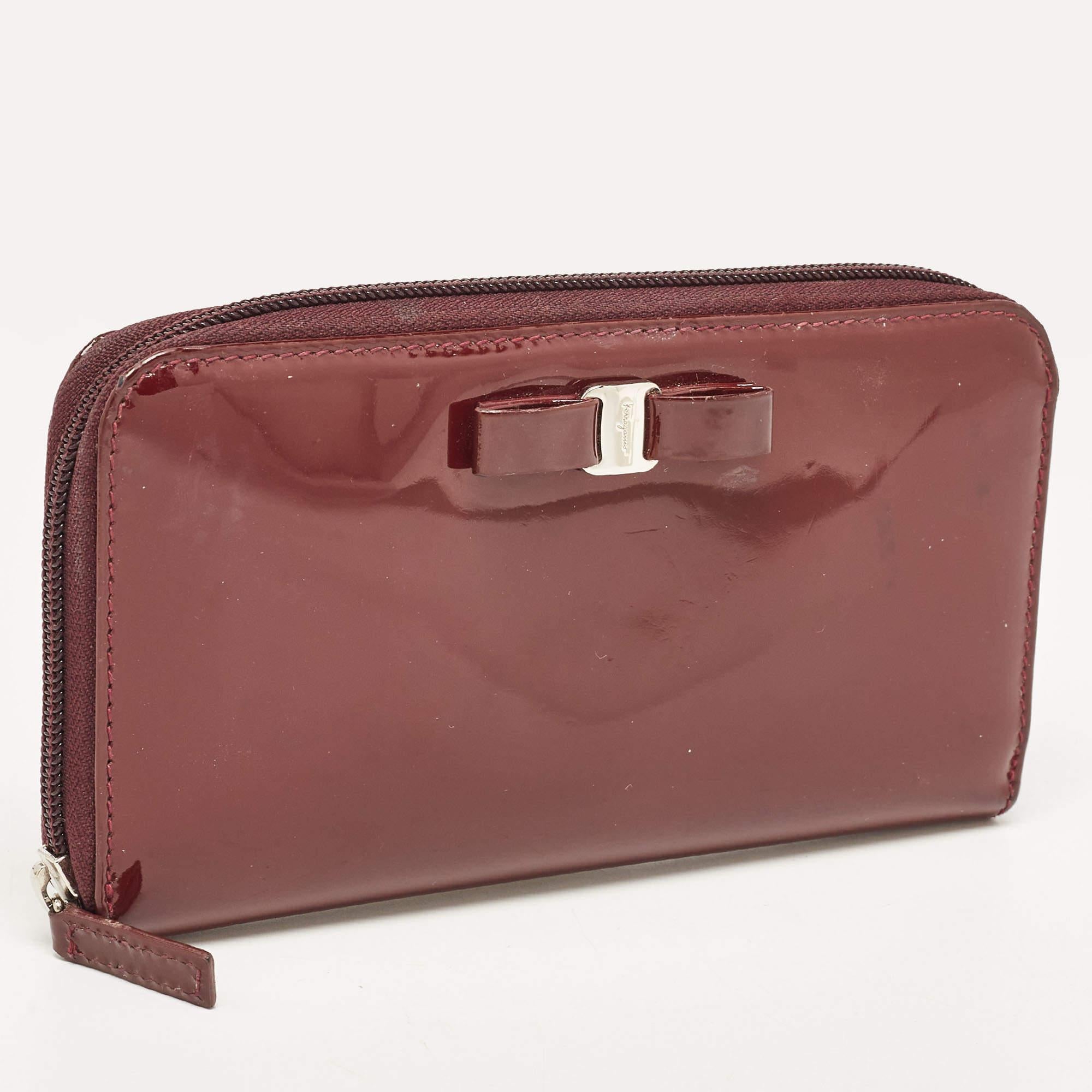 Salvatore Ferragamo Burgundy Patent Leather Vara Bow Zip Around Wallet For Sale 2