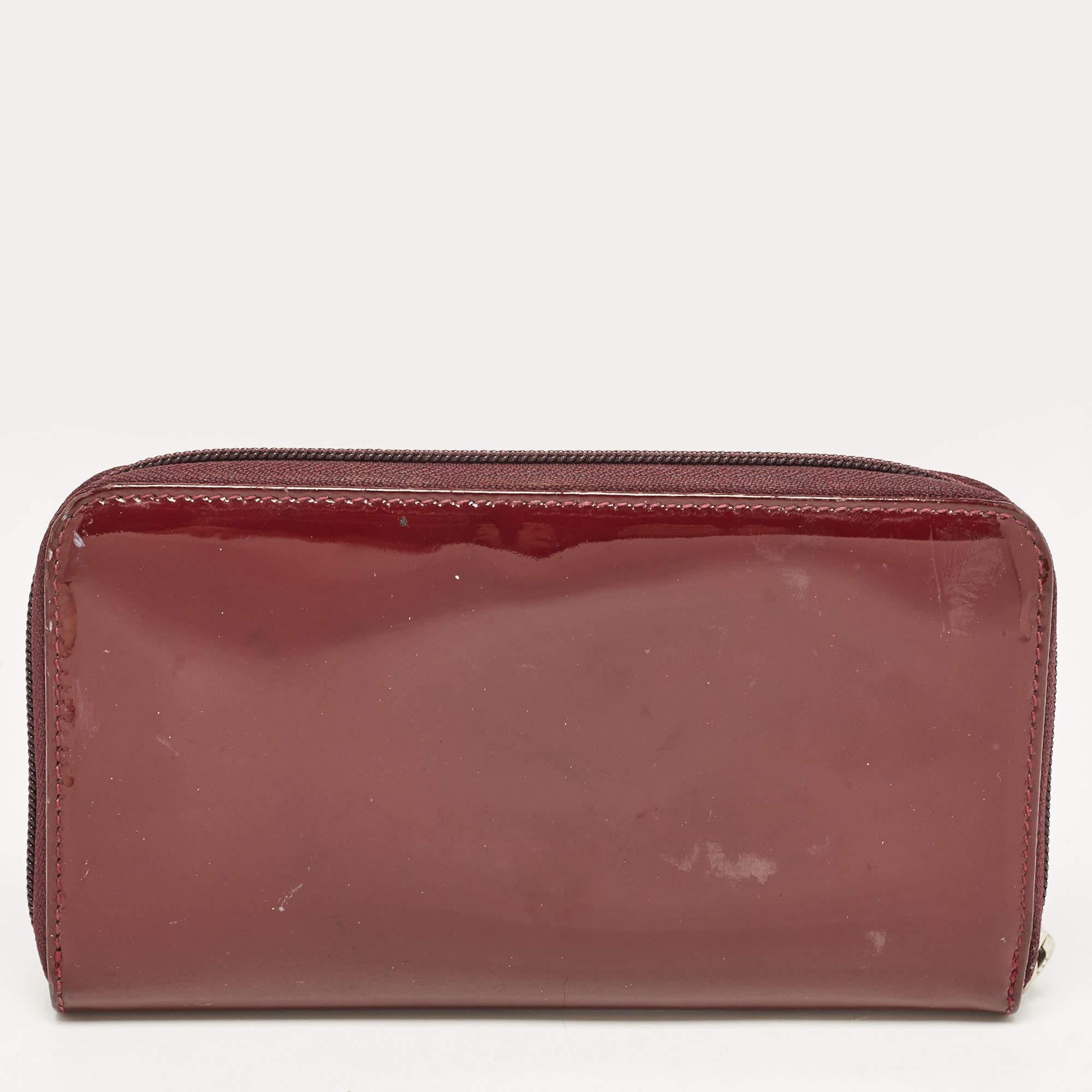 Salvatore Ferragamo Burgundy Patent Leather Vara Bow Zip Around Wallet For Sale 3