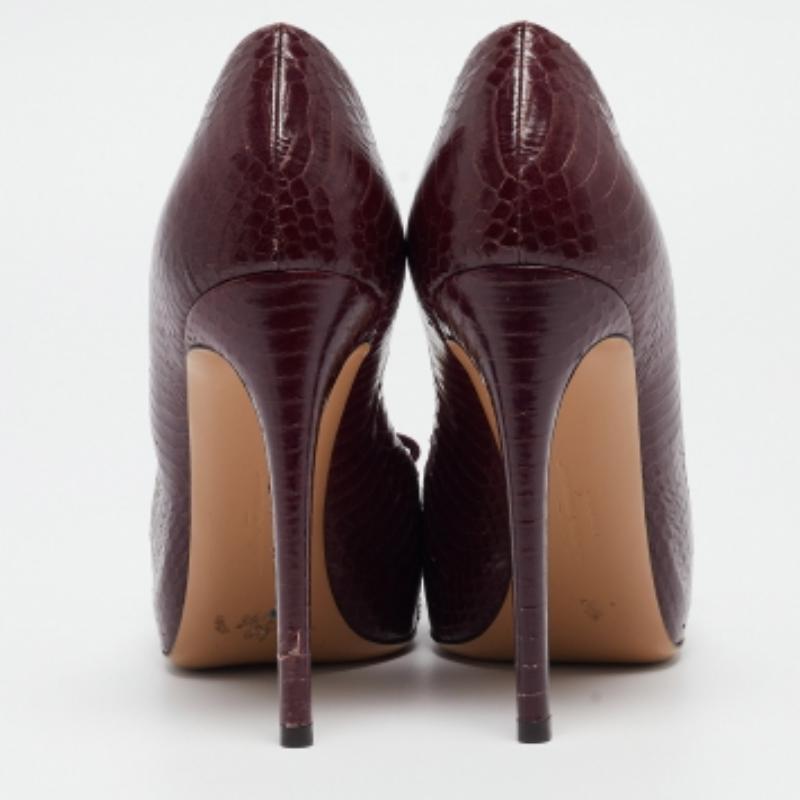 Salvatore Ferragamo Bombas con Lazo Vara Pitón Borgoña Talla 38 en venta 3