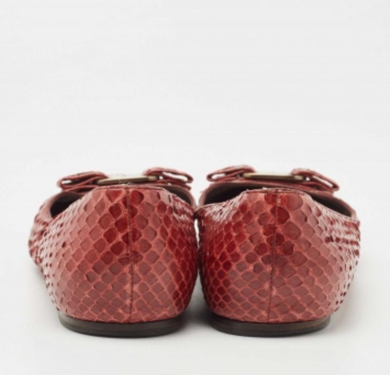 De las mujeres Salvatore Ferragamo Bailarinas Varina Pitón Borgoña Talla 37 en venta