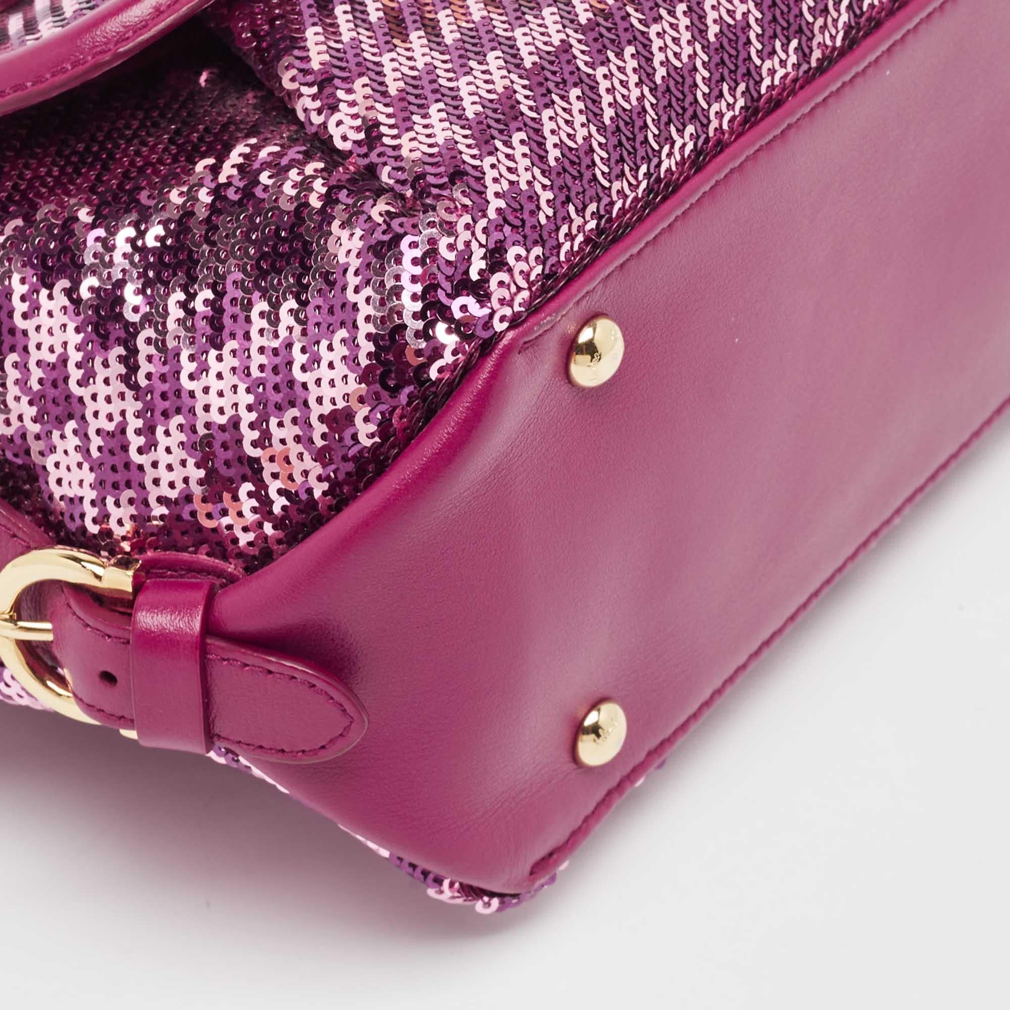 Salvatore Ferragamo, borsa in pelle e paillettes bordeaux Fiamma Satchel in vendita 4