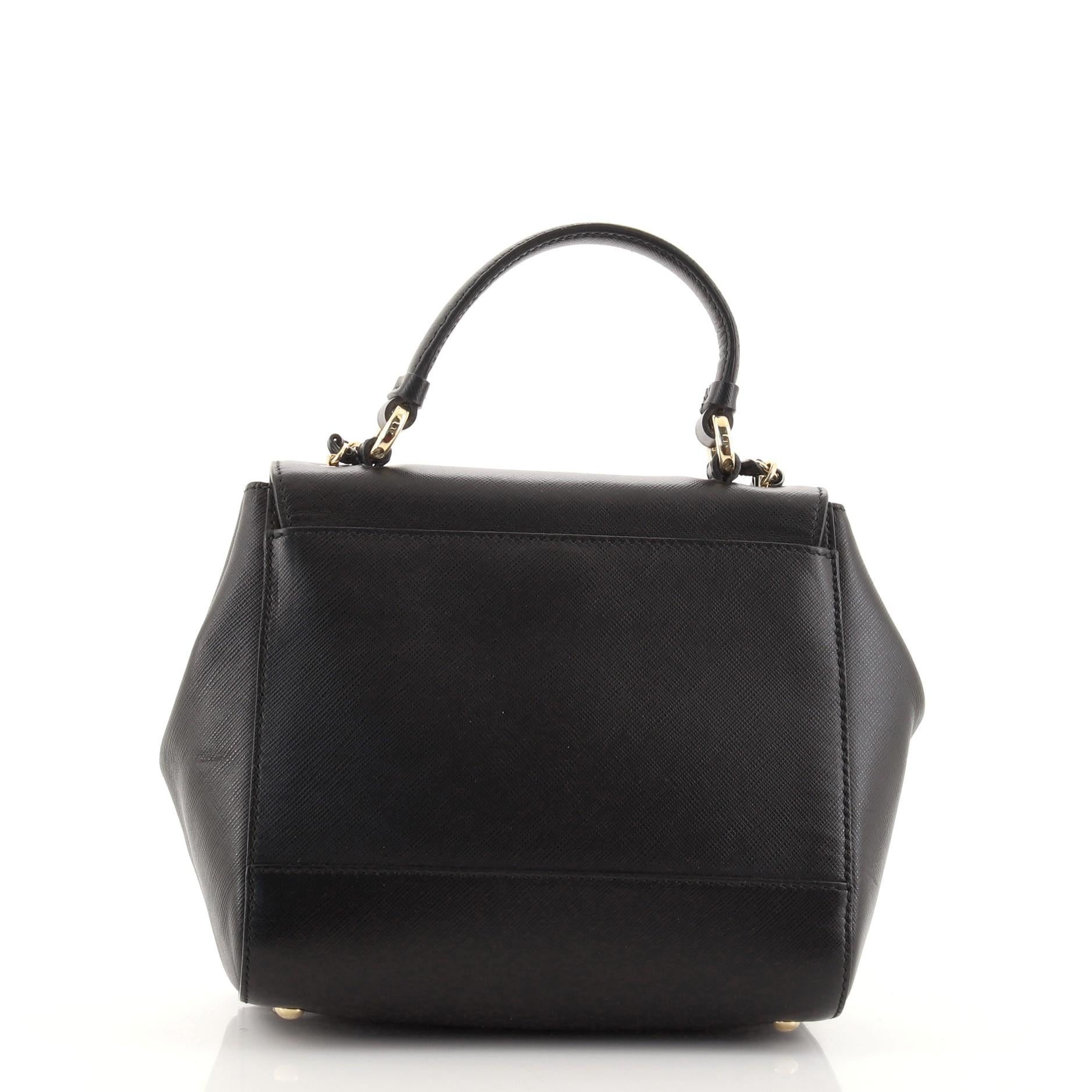 Salvatore Ferragamo Borsa a spalla Vara in pelle saffiano piccola In condizioni buone a NY, NY