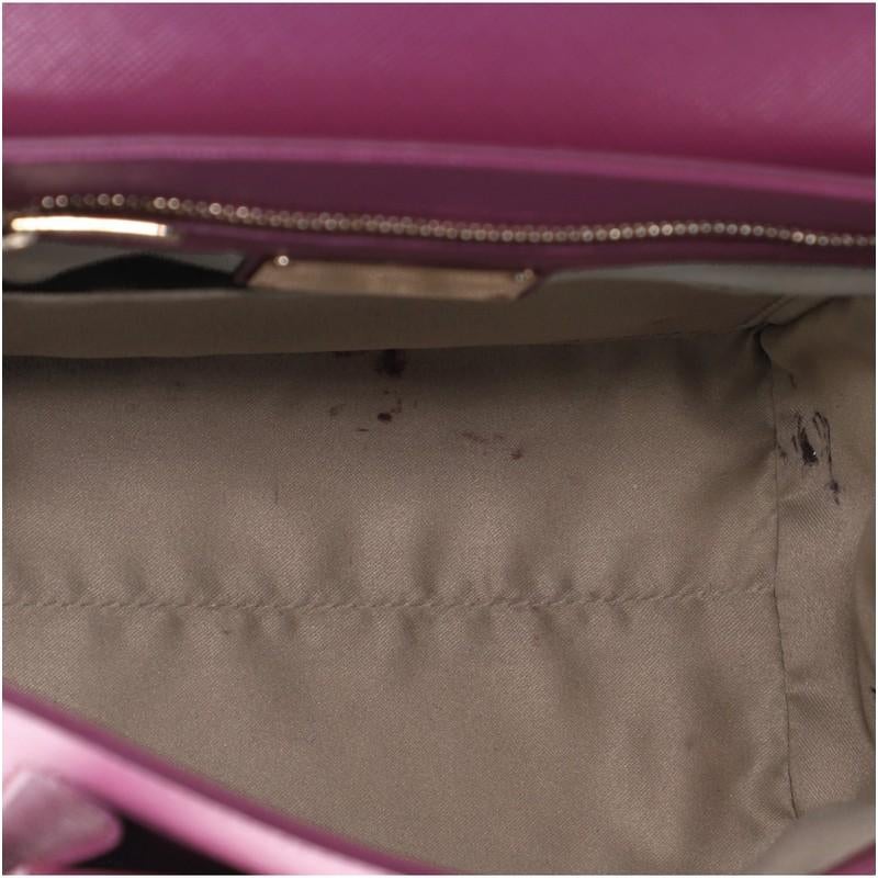 Salvatore Ferragamo Carrie Vara Umhängetasche Saffiano Leder Klein für Damen oder Herren