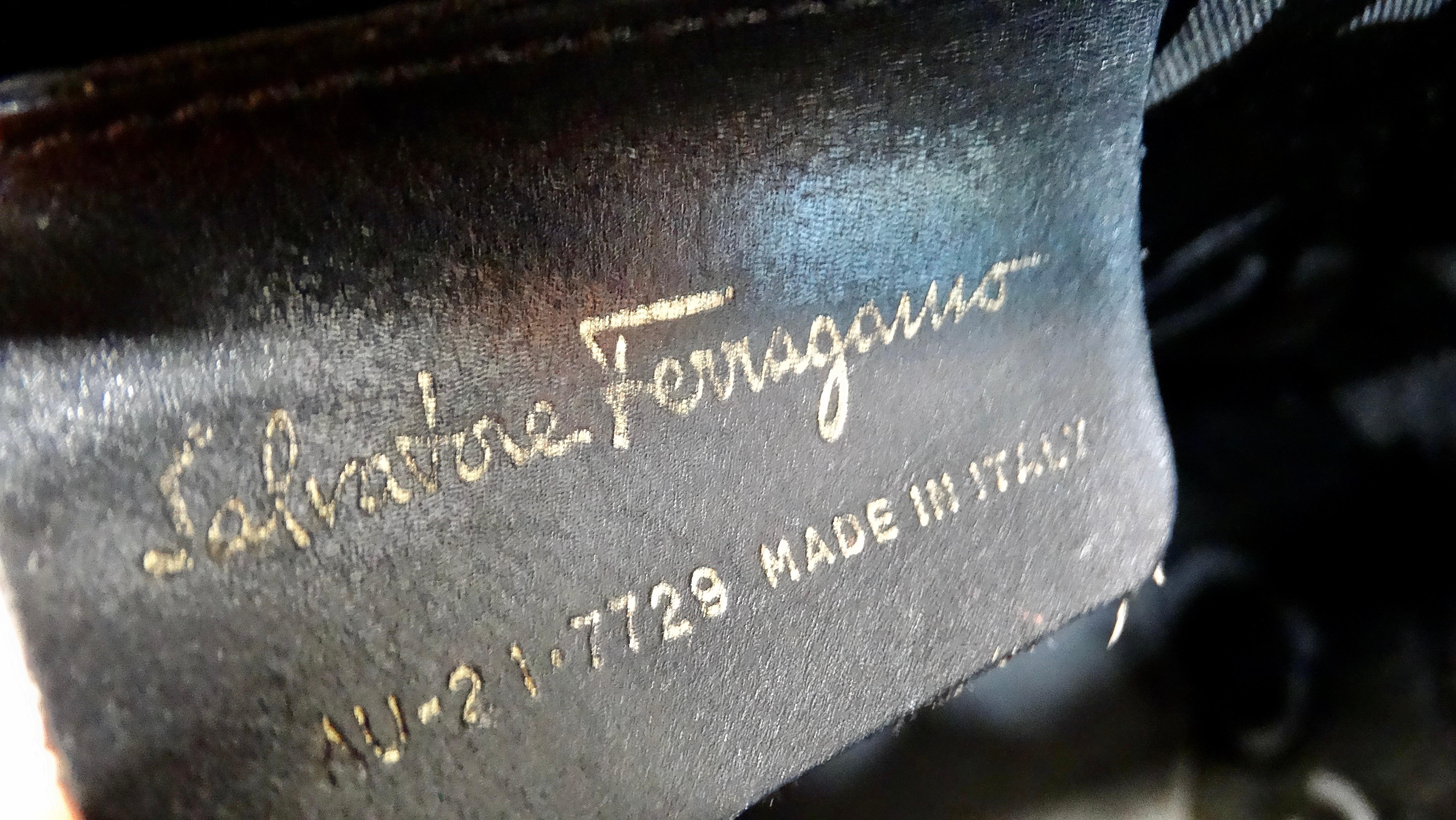 Salvatore Ferragamo Circa 1990s Gancini Wooden Vintage Handbag 5