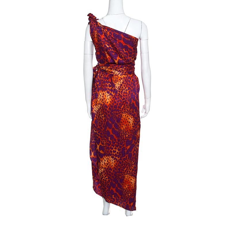 Prepare for that special brunch outing by adding this sensational Salvatore Ferragamo dress to your wishlist that is sure to make you look ravishing and beautiful! It is made of 100% silk and features an animal printed pattern all over it. It