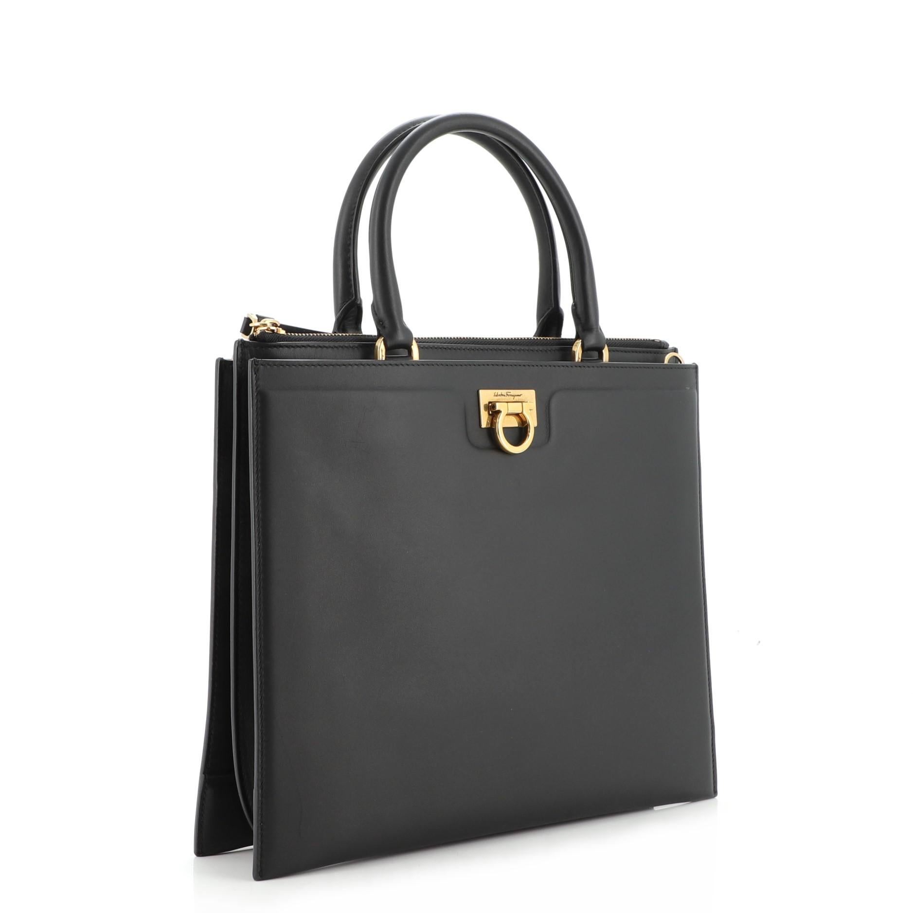 Salvatore Ferragamo Convertible Trifolio Kette Zip Tragetasche aus Leder groß (Schwarz)