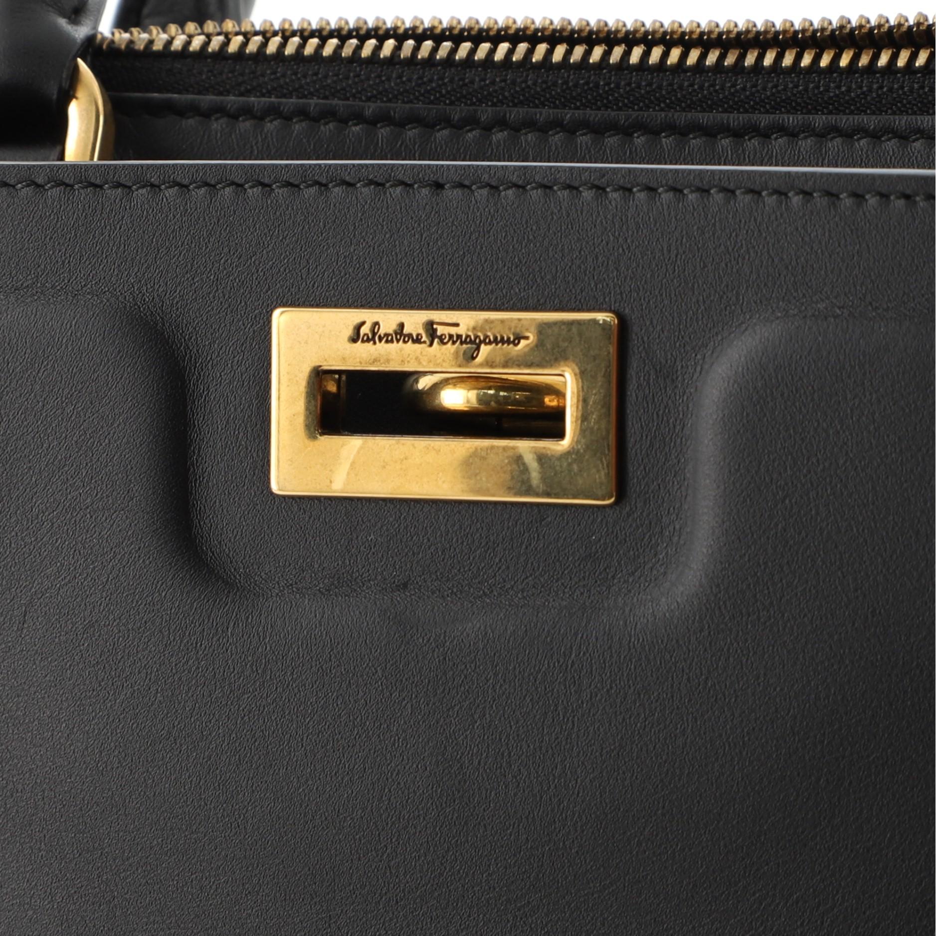 Salvatore Ferragamo Convertible Trifolio Kette Zip Tragetasche aus Leder groß 3