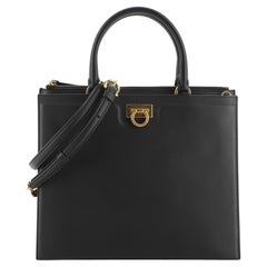 Salvatore Ferragamo Convertible Trifolio Kette Zip Tragetasche aus Leder groß