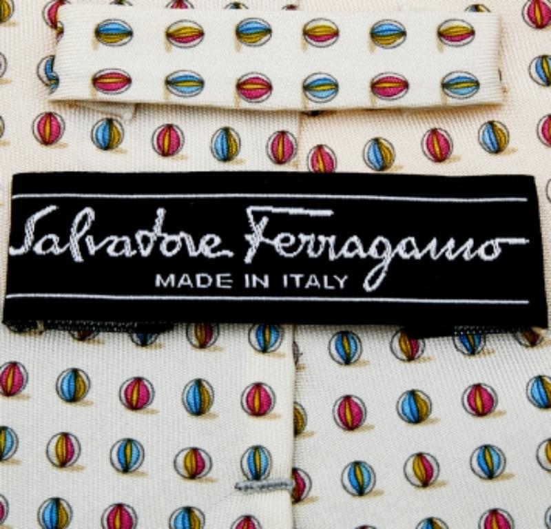 Salvatore Ferragamo Crema Bola Corbata de seda estampada Beige en venta