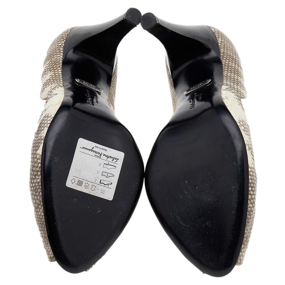 Salvatore Ferragamo Cream/Black Karung and Patent Leather Peep Toe Pumps Size 40 For Sale 4