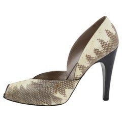 Salvatore Ferragamo Creme/Schwarz Karung und Lackleder Peep Toe Pumps Größe 40
