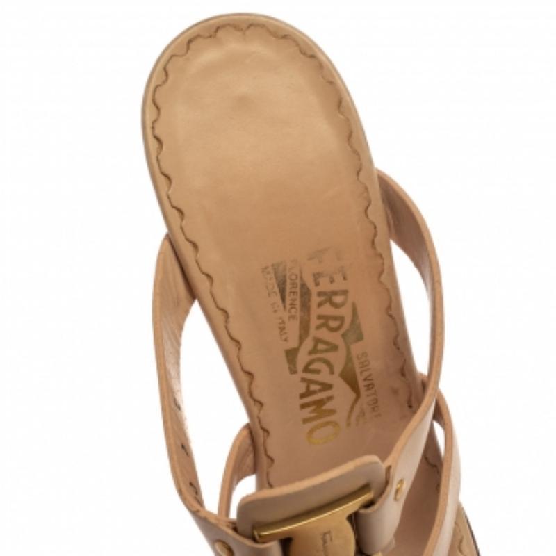 Brown Salvatore Ferragamo Cream Leather Buckle Straps Sandals Size 37.5 For Sale