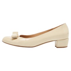 Salvatore Ferragamo Cream Patent Leather Vara Bow Block Heel Pumps Size 40.5