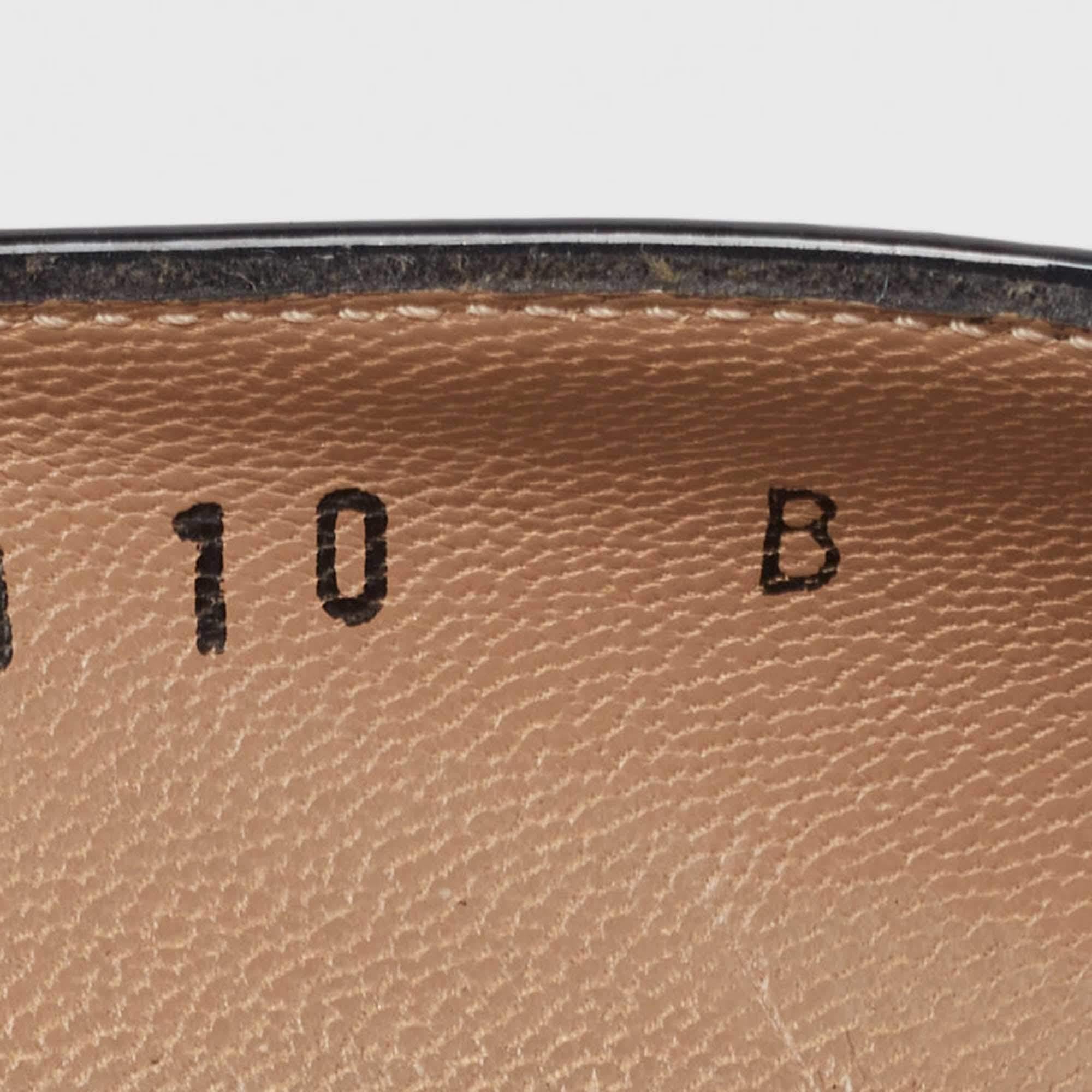 Salvatore Ferragamo - Escarpins à lanières en cuir verni bleu foncé/noir Taille 40.5 en vente 3