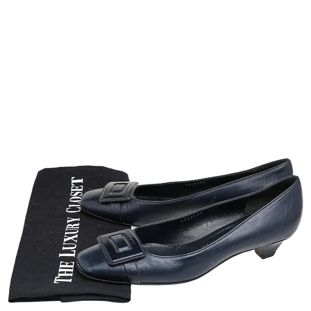 Salvatore Ferragamo Dark Blue Leather Block Heel Pumps Size 38.5 In Good Condition In Dubai, Al Qouz 2
