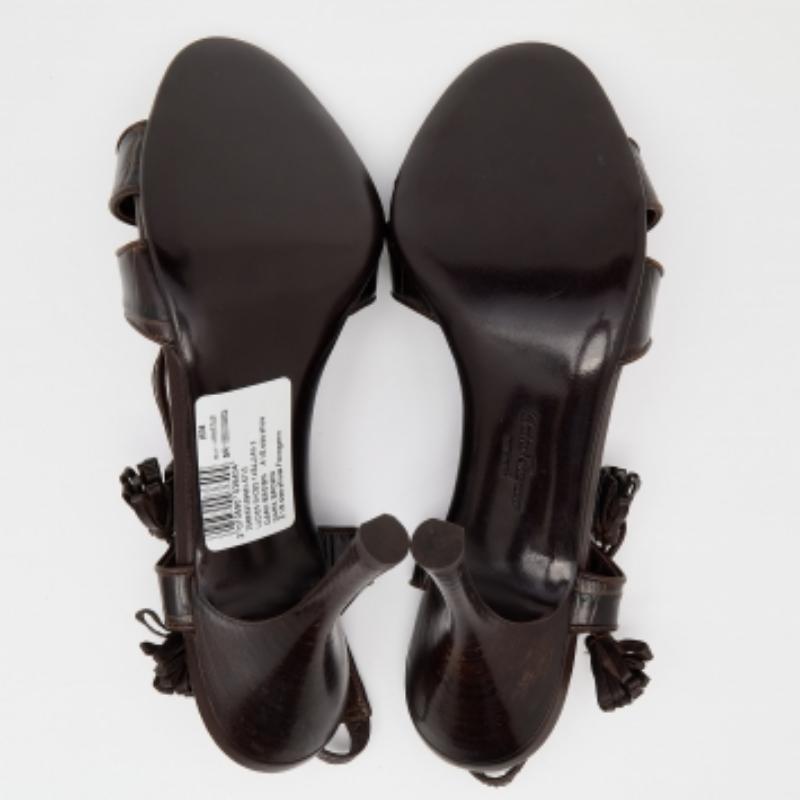Salvatore Ferragamo Dunkelbraun Krokoprägung Leder Slingback Sandalen Größe 40 im Angebot 4