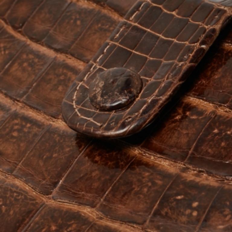 Salvatore Ferragamo Cartera Continental Sobre Cocodrilo Marrón Oscuro en venta 5