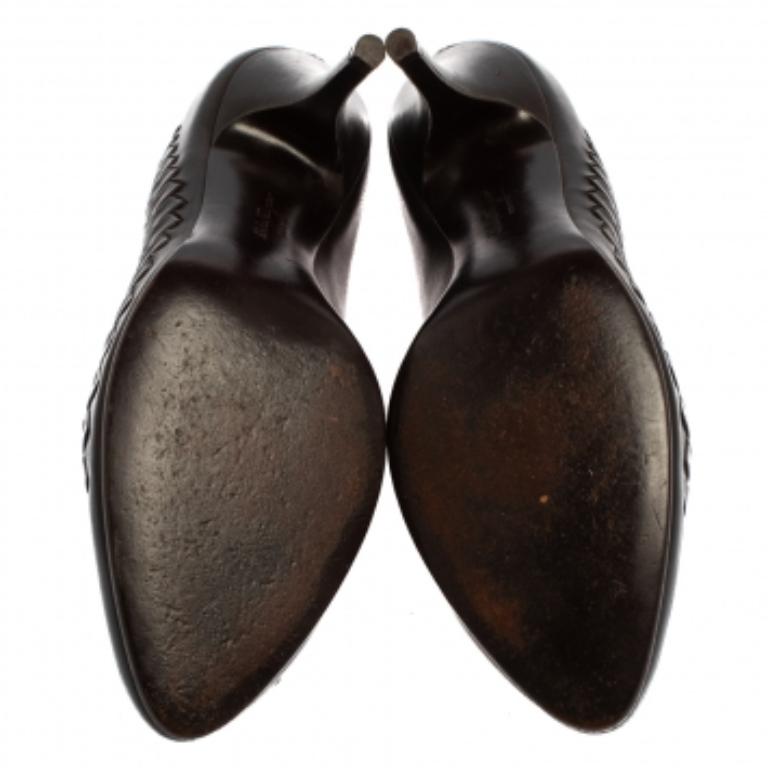 Black Salvatore Ferragamo Dark Brown Leather Pumps Size 39.5 For Sale