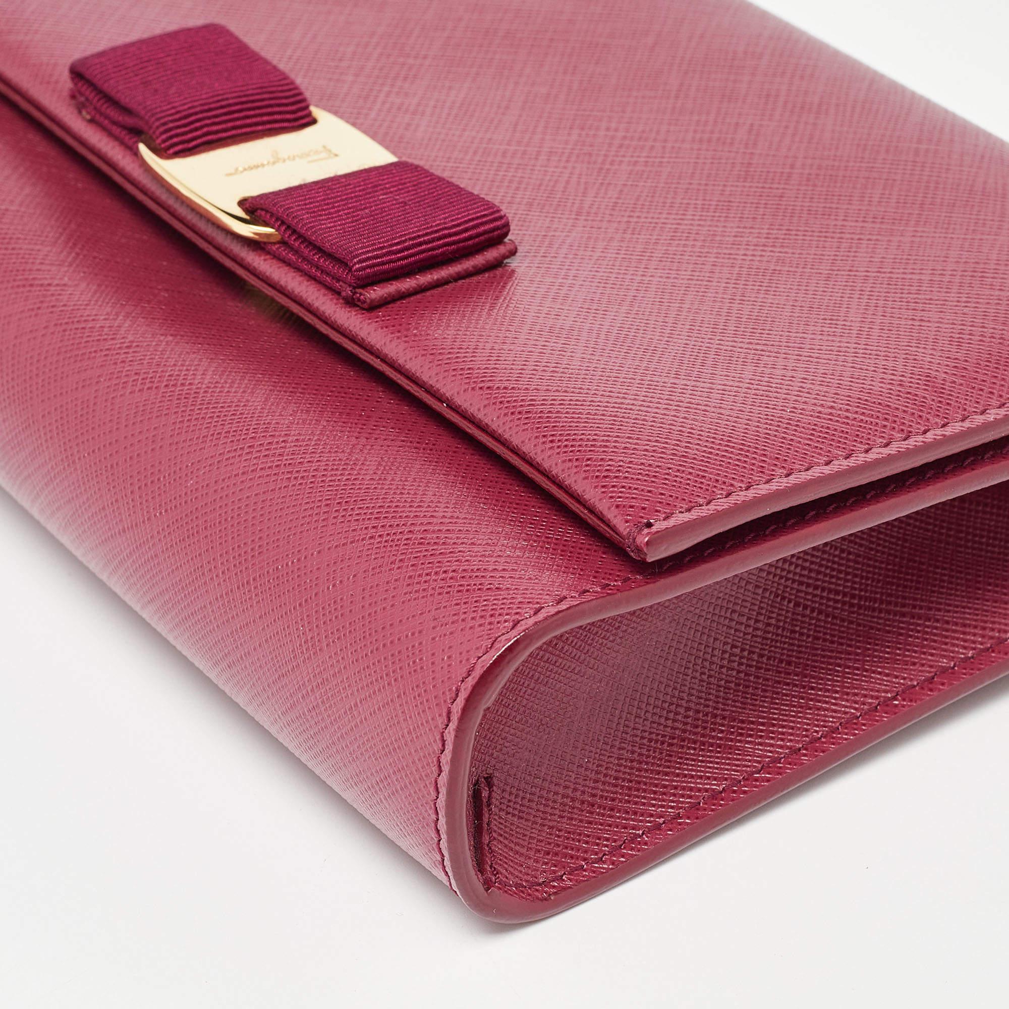 Salvatore Ferragamo Dark Pink Leather Vara Bow Chain Bag For Sale 2